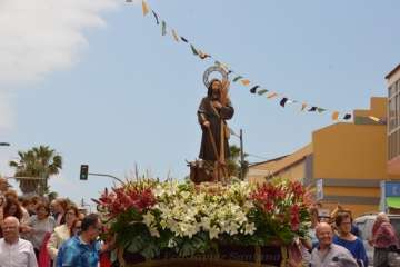 Misa, procesión y desfile de ganado en La Pardilla (Foto Francisco Javier Santana)